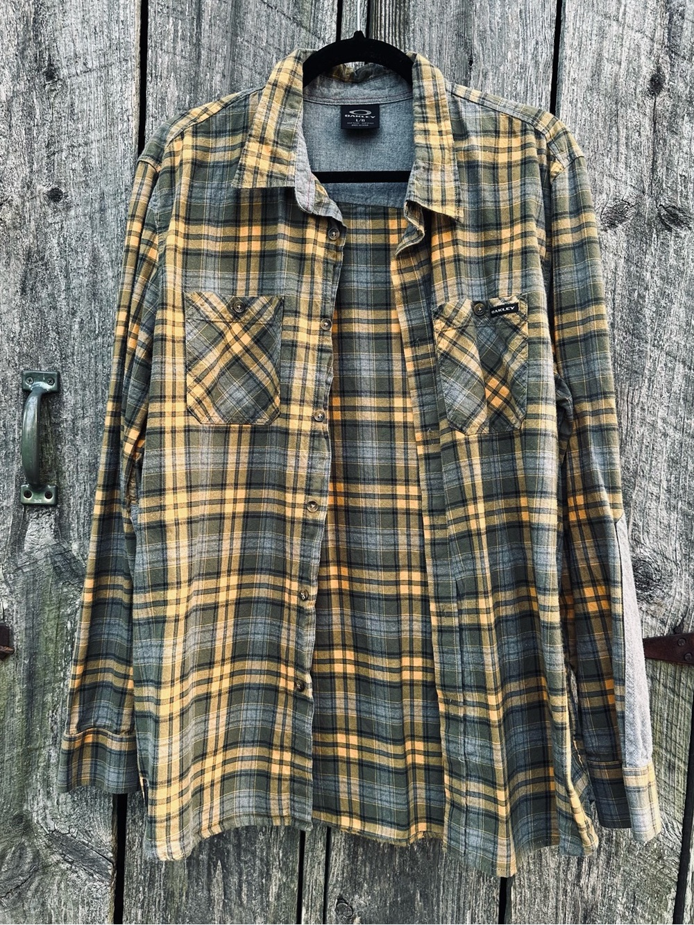 Oakley Men’s Large Plaid Flannel Button Down Shirt Yellow Gray